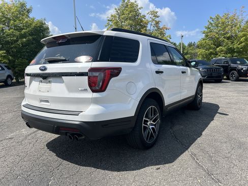 Used 2019 Ford Explorer Sport AWD/4WD image 4