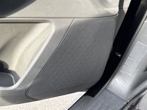 New 2025 Nissan Pathfinder SV w/ Black Appearance Package image 30