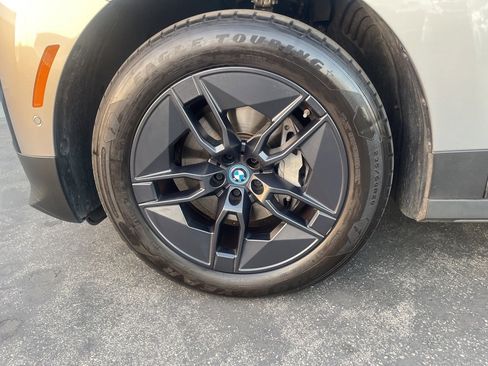 Used 2023 BMW iX xDrive50 image 7