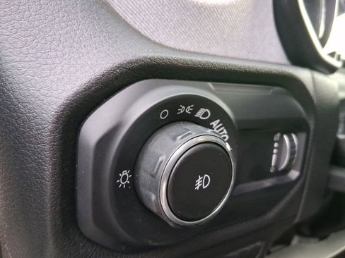 Used 2025 Jeep Wrangler Sport S image 26