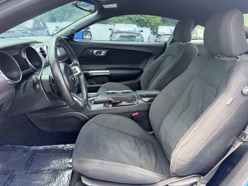 Used 2017 Ford Mustang Coupe RWD image 12