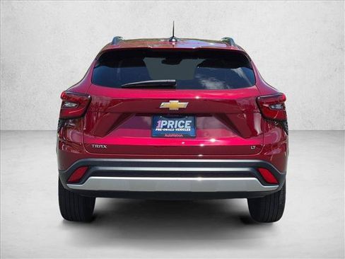 Used 2024 Chevrolet Trax LT w/ Driver Confidence Package FWD image 7