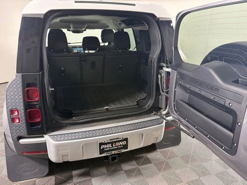 Used 2022 Land Rover Defender 110 AWD/4WD image 26