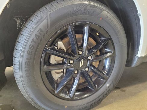 Used 2019 Dodge Journey SE image 31