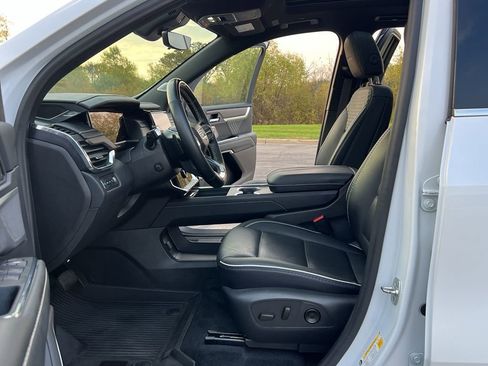 Used 2024 GMC Acadia Denali w/ Super Cruise Package image 15