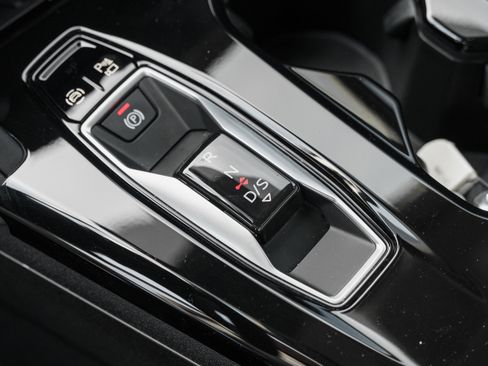 Certified 2025 Audi Q5 Premium w/ Convenience Package image 11