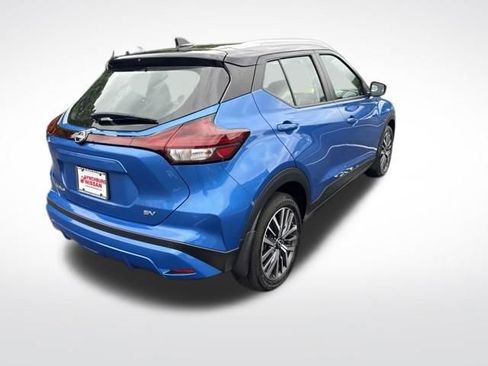 Used 2024 Nissan Kicks SV FWD image 7