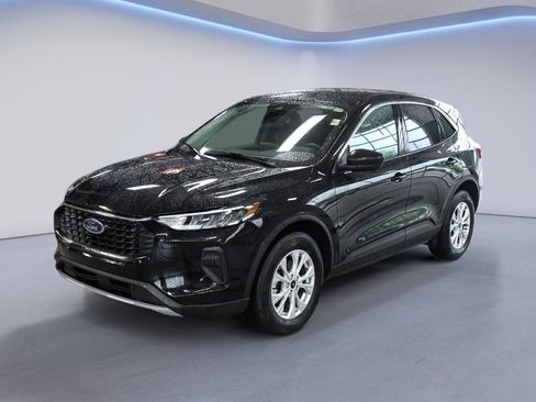 Used 2023 Ford Escape Active AWD/4WD image 2
