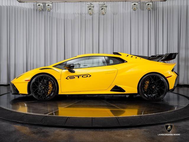 Used 2023 Lamborghini Huracan STO RWD image 8