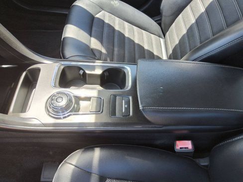Used 2018 Ford Fusion SE w/ Equipment Group 201A FWD image 12