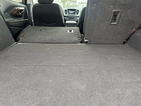 Used 2020 GMC Terrain SLE w/ Elevation Edition image 17