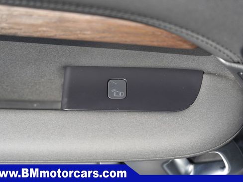 Used 2019 Land Rover Discovery HSE image 30