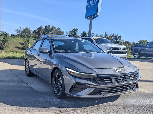 Used 2024 Hyundai Elantra Limited FWD image 5