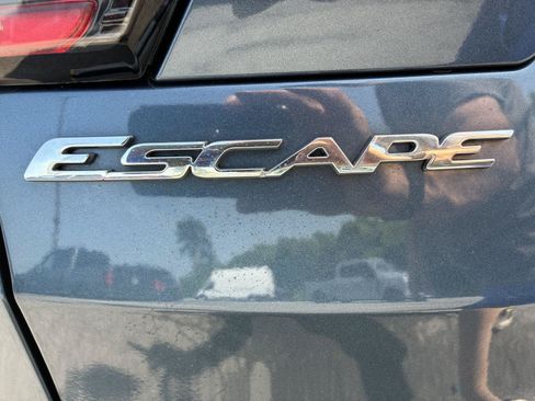 Used 2018 Ford Escape SEL AWD/4WD image 13
