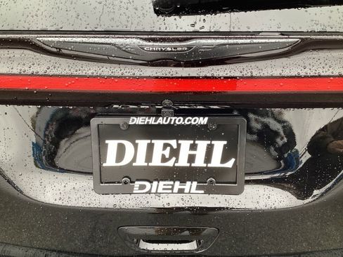 New 2026 Chrysler Pacifica Limited w/ S Appearance Package image 10