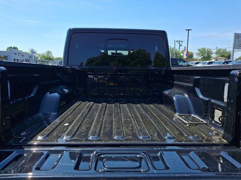 Used 2022 Jeep Gladiator Rubicon w/ Trailer Tow Package AWD/4WD image 18