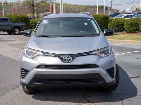 Used 2016 Toyota RAV4 LE image 2