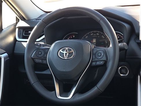 Used 2025 Toyota RAV4 XLE Premium image 15