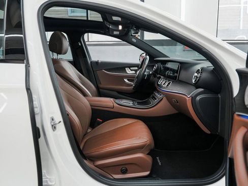 Used 2022 Mercedes-Benz E 450 4MATIC Sedan w/ Driver Assistance Package image 36