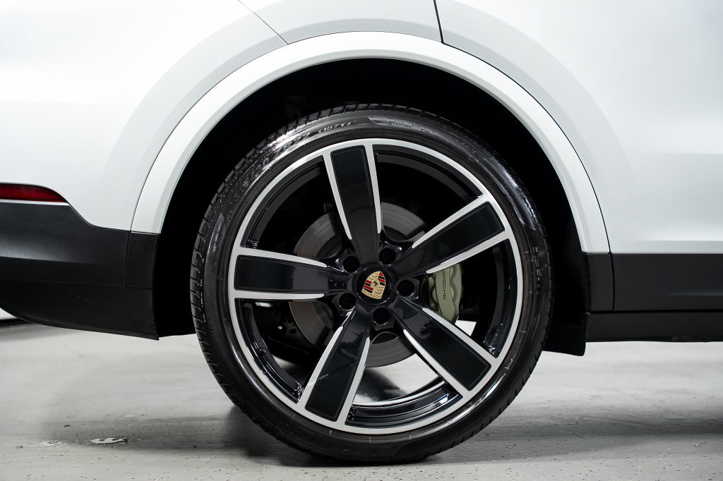 Used 2023 Porsche Cayenne Coupe AWD/4WD image 7