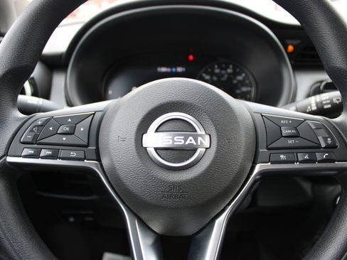 Certified 2024 Nissan Kicks SV image 22