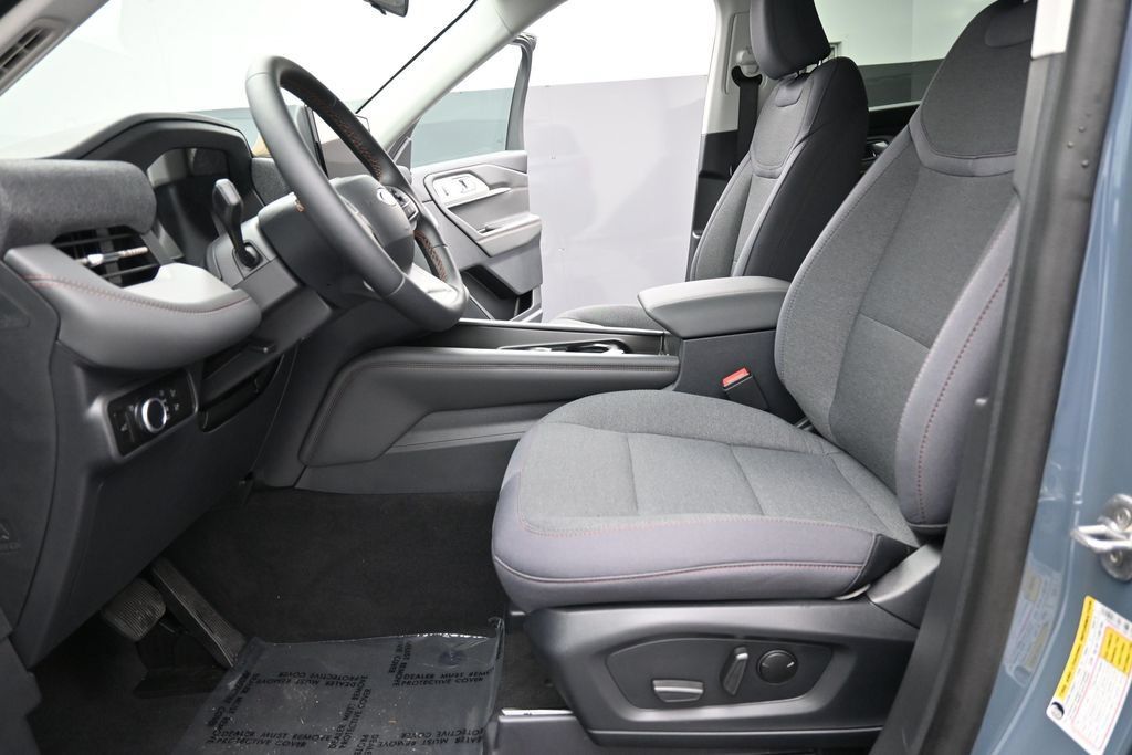 Used 2026 Ford Explorer Active AWD/4WD image 10