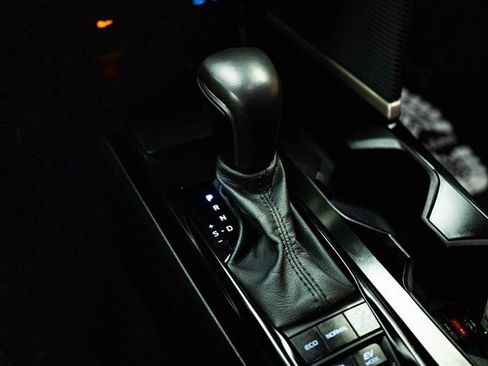 Used 2025 Toyota Camry LE image 21