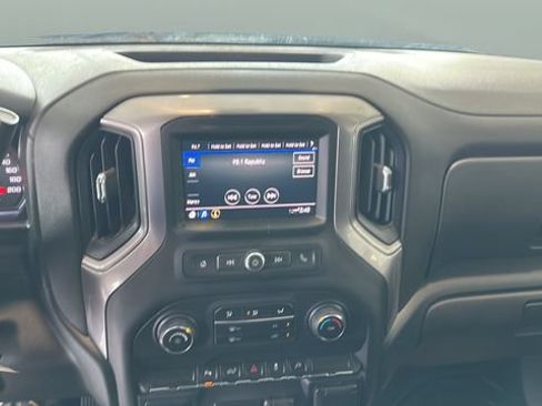 Used 2020 Chevrolet Silverado 1500 W/T w/ WT Convenience Package AWD/4WD image 10