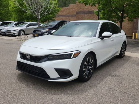 Used 2024 Honda Civic EX-L image 4