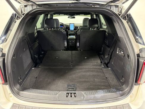 Used 2020 Ford Explorer ST w/ ST Street Pack image 20