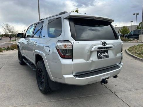 Used 2022 Toyota 4Runner SR5 Premium w/ Moonroof Package AWD/4WD image 5