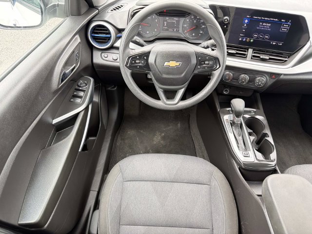 Used 2025 Chevrolet Trax LS FWD image 20