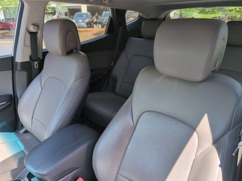 Used 2017 Hyundai Santa Fe Sport image 10