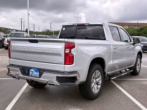 Used 2021 Chevrolet Silverado 1500 LTZ w/ LTZ Convenience Package II AWD/4WD image 6