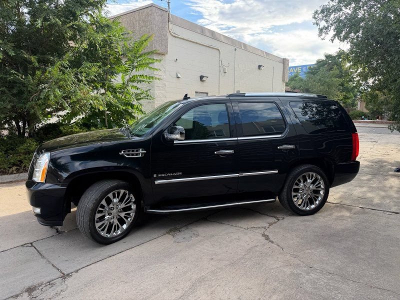Used 2009 Cadillac Escalade AWD image 7