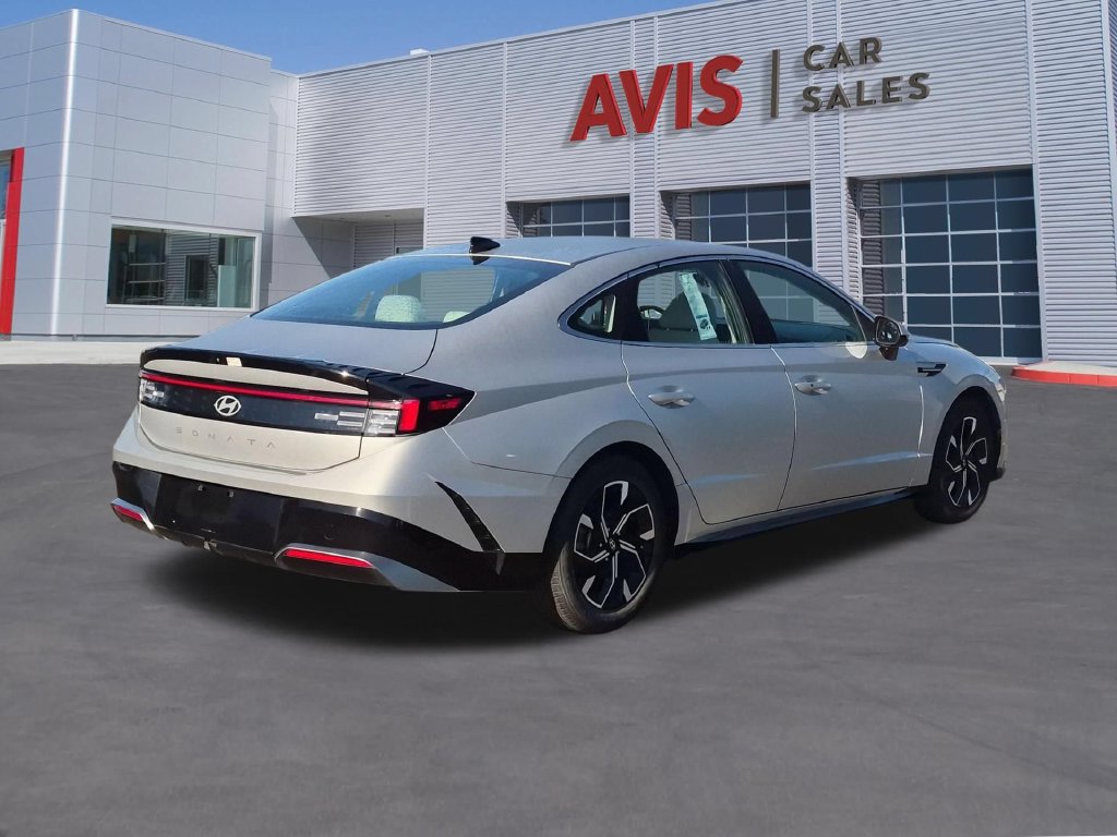 Used 2025 Hyundai Sonata SEL FWD image 6