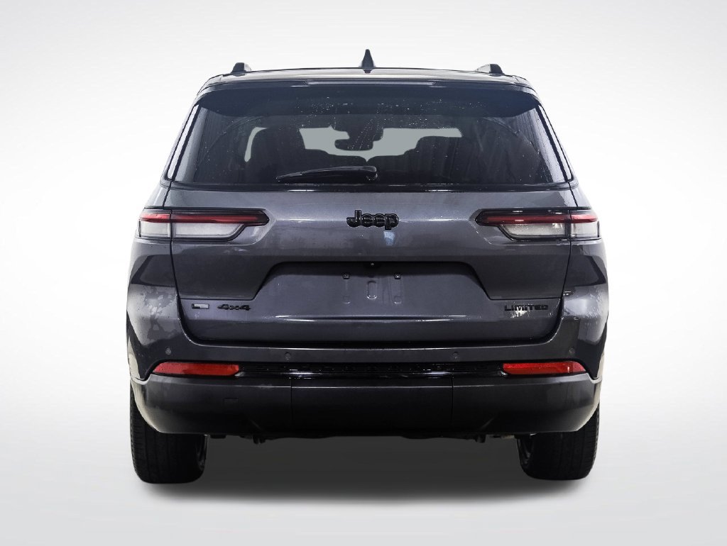 Used 2022 Jeep Grand Cherokee L Limited w/ Black Appearance Package AWD/4WD image 4