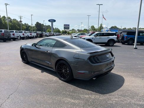 Used 2020 Ford Mustang Coupe RWD image 5