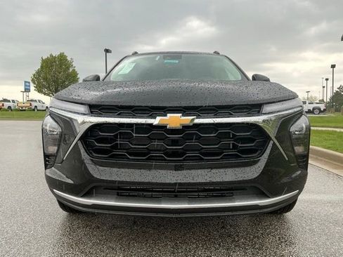 New 2026 Chevrolet Trax LT w/ Driver Confidence Package FWD image 7