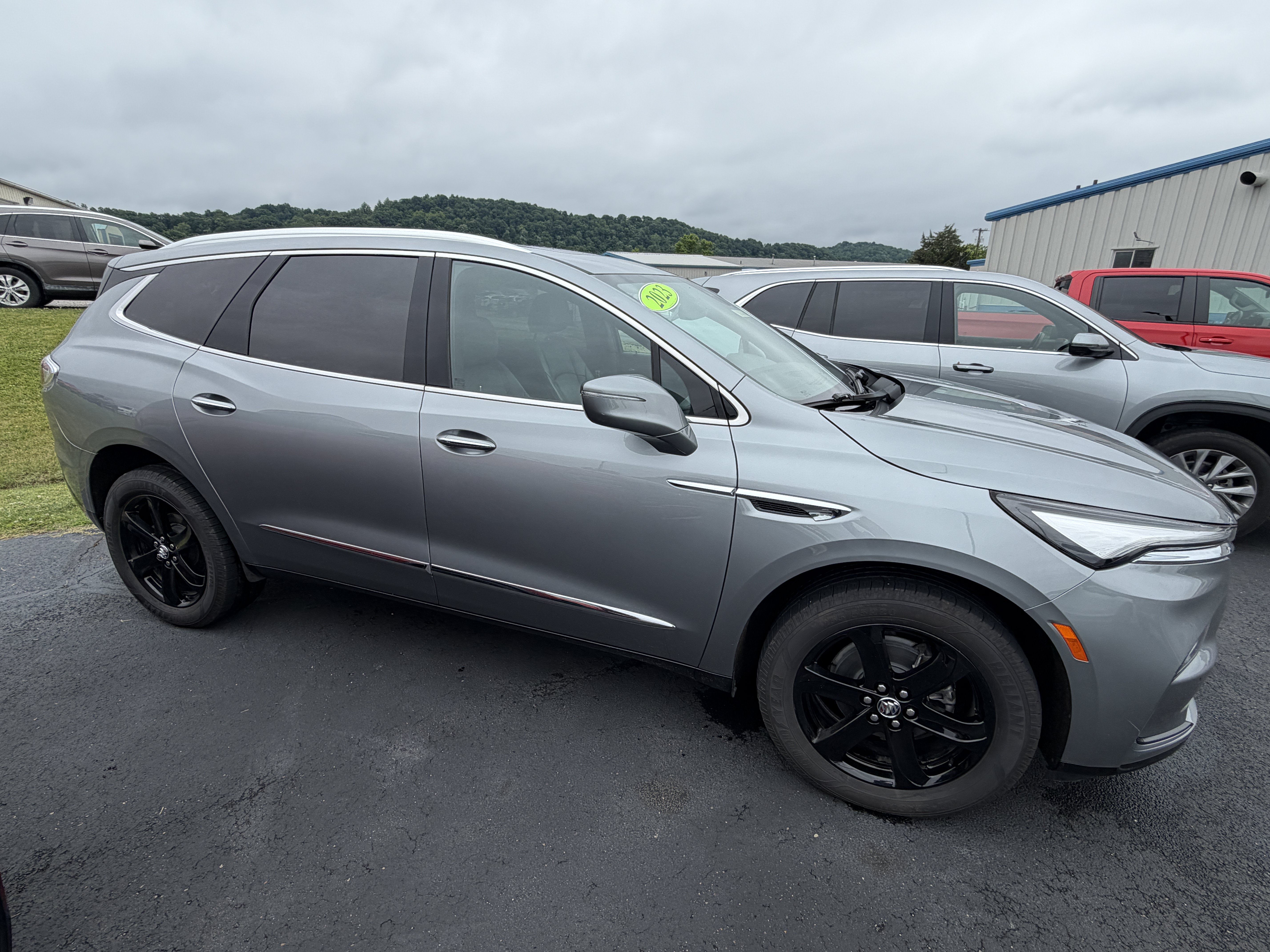 Used 2023 Buick Enclave Essence w/ Experience Buick Package AWD/4WD image 7