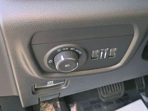 New 2025 Jeep Grand Cherokee L Limited w/ Black Appearance Package image 14