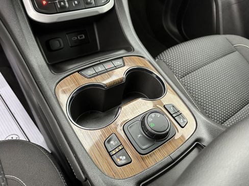 Used 2023 GMC Acadia SLE w/ Driver Convenience Package image 33