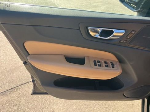 Used 2020 Volvo XC60 T5 Inscription image 13