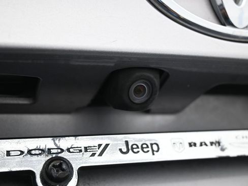 Used 2019 Toyota C-HR LE FWD image 30