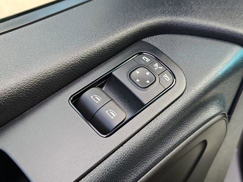 Used 2023 Mercedes-Benz Sprinter 2500 image 10