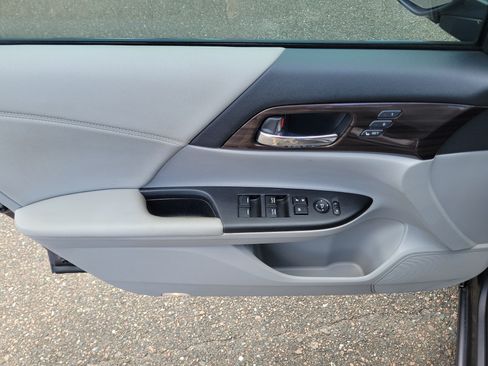 Used 2016 Honda Accord EX-L image 23
