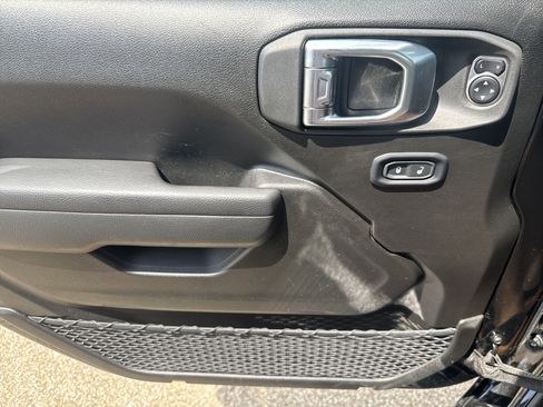 Used 2025 Jeep Wrangler Unlimited Rubicon 4xe w/ Safety Group image 9