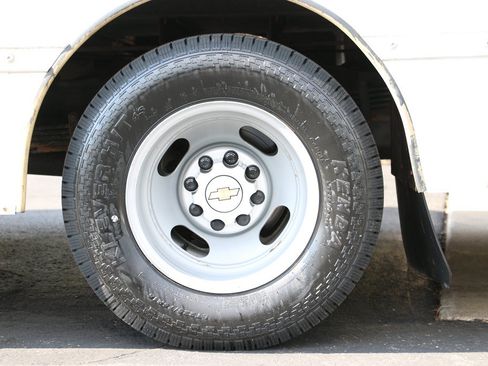 Used 2021 Chevrolet Express 3500 w/ Power Convenience Package RWD image 40