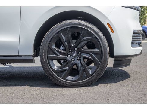 Used 2026 Lincoln Navigator L Black Label AWD/4WD image 9
