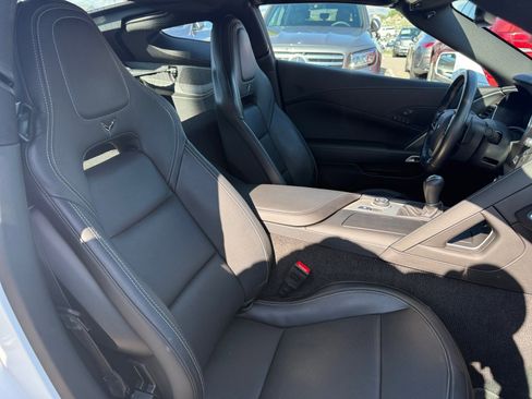 Used 2019 Chevrolet Corvette Stingray Coupe RWD image 23